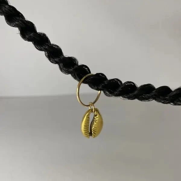 Cauris Dorés Pour Cheveux - Lot De 5 2 Cauris Dorés Pour Cheveux - Lot De 5 – Image 2