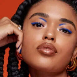 Crayon Eyeliner Contour Des Yeux - Black Opal -Invisibobble® Magasin crayon eyeliner bleu electrique all night black opal modele