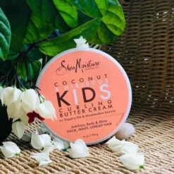 Crème Boucles Curling Butter Cream Coco & Hibiscus - Shea Moisture Kids -Invisibobble® Magasin curling butter cream shea moisture kids creme definition boucles noix de coco hibiscus