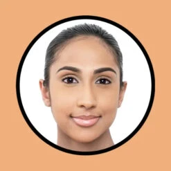 Fond De Teint Fluide Buttercup - SACHA Cosmetics -Invisibobble® Magasin fond de teint liquide sans transfert almond beige sacha cosmetics