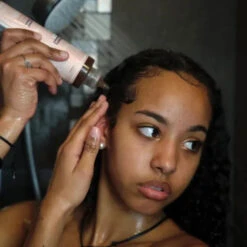 Gommage Capillaire Détox Aux Noyaux D'Abricots - Beauté Insolente -Invisibobble® Magasin gommage capillaire beaute insolente cheveux crepus boucles ondules