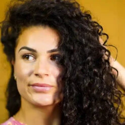 Masque Avant-shampoing Ultra-Nourissant - Mira -Invisibobble® Magasin huile avant shampoing cheveux boucles my mira