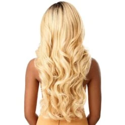 KAMALIA Perruque LACE FRONT WIG - Outré 10 KAMALIA Perruque LACE FRONT WIG - Outré -Invisibobble® Magasin kamalia perruque lace front wig melted hairline outre qlmhkmadr2gibrn dr2 ginger brown 942437