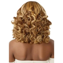 Perruque Lace Front Bouclée Rita - Outré 8 Perruque Lace Front Bouclée Rita - Outré -Invisibobble® Magasin lace hd curly bob caramel perruque outre rita