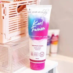 Kurl Fusion Crème Gel Multi-textures - Les Secrets De Loly -Invisibobble® Magasin les secrets de loly multi texture gel creme cheveux