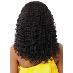 Perruque Naturelle Bouclée Isadora - Outré -Invisibobble® Magasin perruque curly naturelle grade 9 lace wig gold label outre isadora natural black