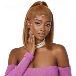 Perruque Lace HD 13X4 Straight Bob Swoop 5 - Outré -Invisibobble® Magasin perruque lace hd baby hair straight bob blond outre swoop 5