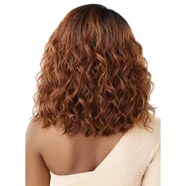 Perruque Wavy Bob HD Lace Lexanne - Outré 5 Perruque Wavy Bob HD Lace Lexanne - Outré – Image 5