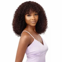 Perruque Curly Naturelle Erisella - Outré 7 Perruque Curly Naturelle Erisella - Outré -Invisibobble® Magasin perruque naturelle bouclee frange purple label outre erisella