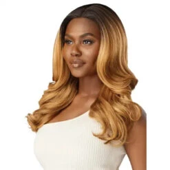 Perruque Lace Front Yaki Ondulée Arden - Outré 8 Perruque Lace Front Yaki Ondulée Arden - Outré -Invisibobble® Magasin perruque synthetique lace hd wavy long blond outre arden