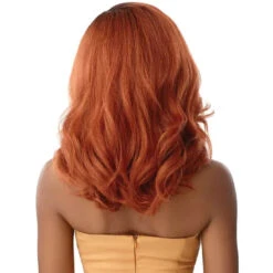 Perruque Lace Front Yaki Neesha 202 - Outré 8 Perruque Lace Front Yaki Neesha 202 - Outré -Invisibobble® Magasin perruque yaki rousse lace front neesha 202 dr sienna copper outre dos