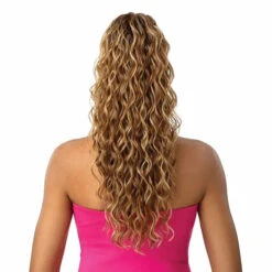 Postiche Bouclé Blond Mahina - Outré -Invisibobble® Magasin postiche blond queue de cheval boucle mi long couleur dr4 honey brown outre dos